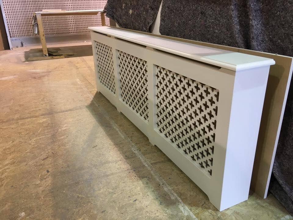Lattice-pattern radiator cover