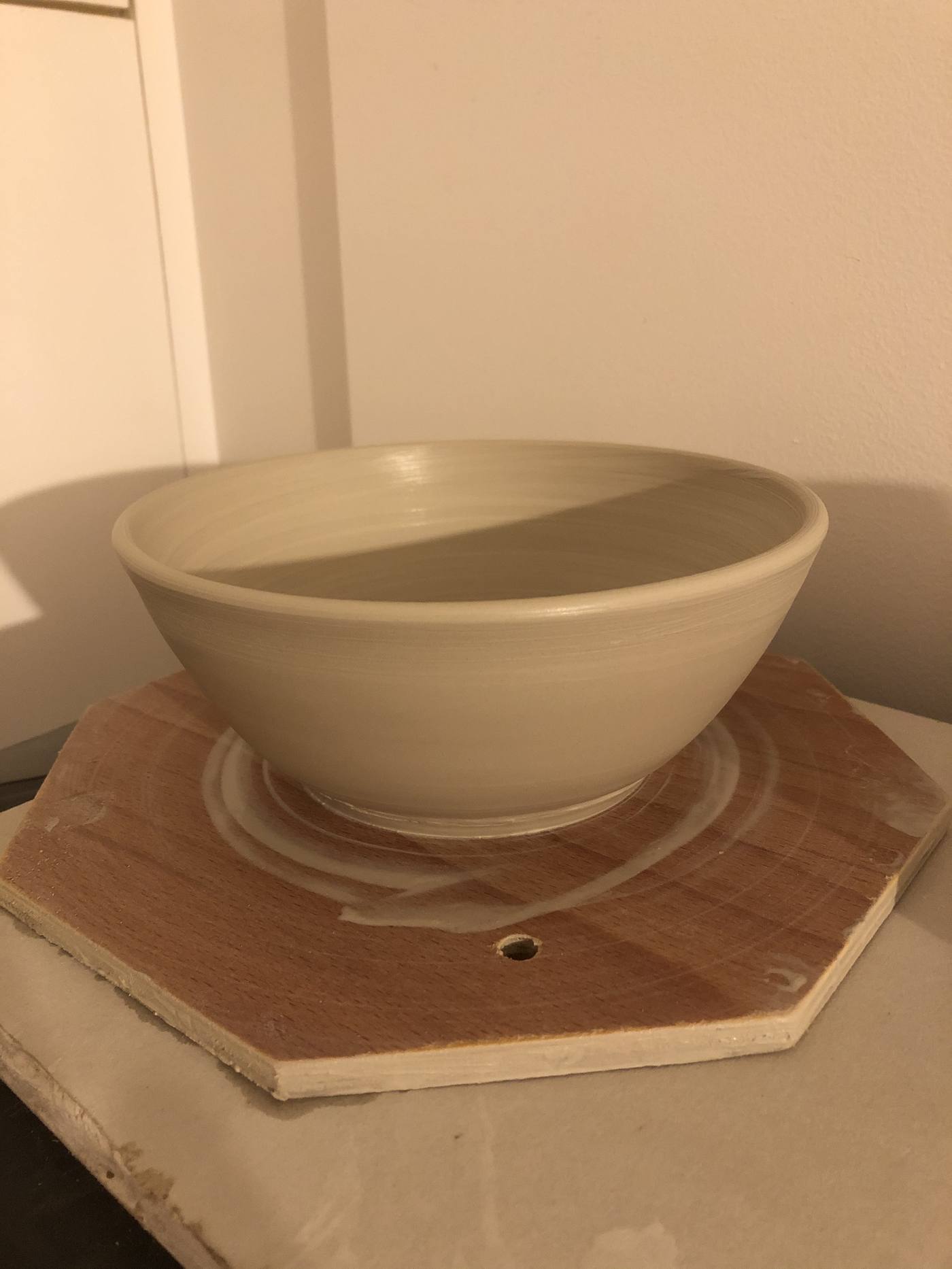 Bowl thrown from two-tone clay